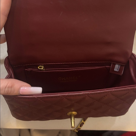 CHANEL FLAP BAG W HANDLE - Picture 13 of 15